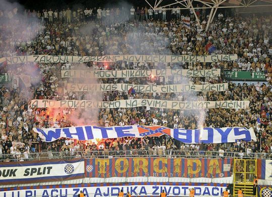 WithUkraine on X: Soccer club Dinamo Zagreb showed their support for  #Ukraine in today's away match against HNK Hajduk Split. #StandWithUkraine  #SupportUkraine  / X