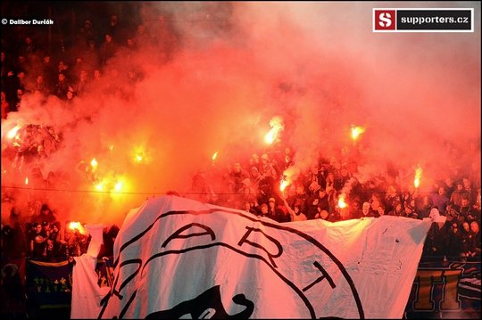 Ultras World in Prague - Sparta vs Slavia (20.03.2016) 