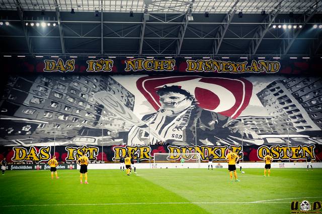 ULTRAS-TIFO.net - Dynamo Dresden vs Munchen 1860 right now