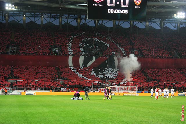 CSKA Moscow fans try set fire to Spartak stadium