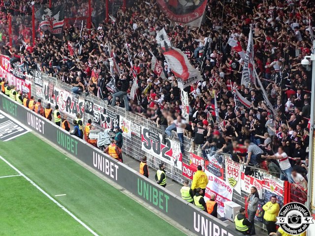 Sturmhaube Balaclava Hooligans Ultras Rot Weiß Eintracht Stuttgart Köln  Union