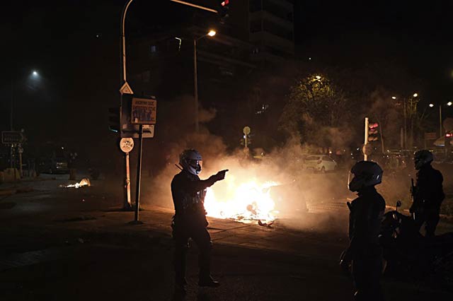 greek hooligans riots