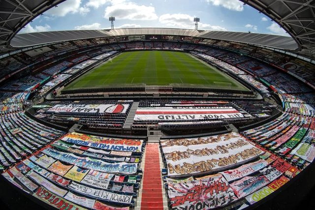 De Kuip banners 1