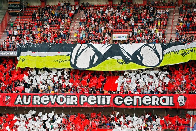 Standard Liege ultras steal Anderlecht tifo ahead of Croky Cup