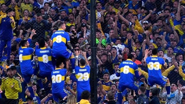 Por fogos de artifício contra o Boca Juniors, River Plate é punido