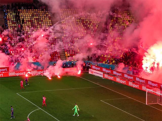 Football â€“ STEAUA BUCHAREST Vs. DINAMO BUCHAREST Editorial Photo - Image  of action, romania: 69681146